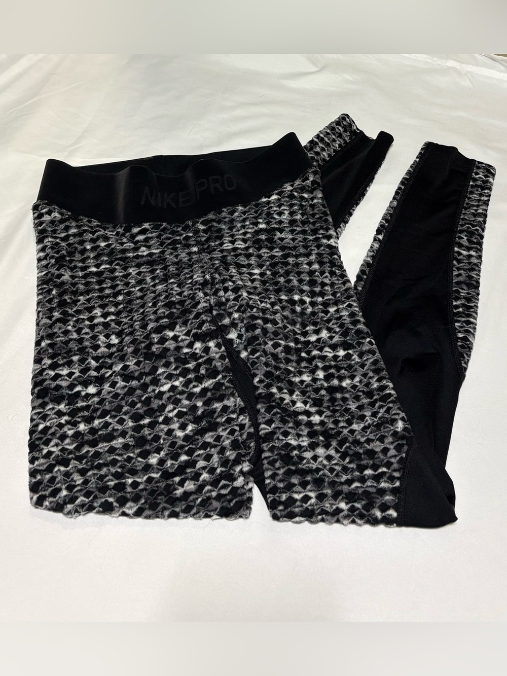 Nike Pro HYPER WARM Women’s Leggings